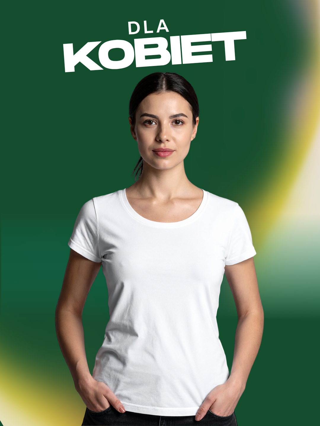 Dla Kobiet: Uśmiechnięta młoda kobieta na zielonym tle – suplementy diety i witaminy dla kobiet omega369.pl